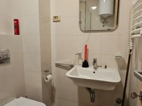 Izdavanje, jednosoban stan, 47m², City Kvart, Podgorica - image 2