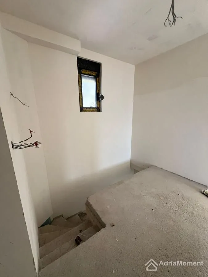 Sale, four bedroom apartment, 126m², Centar, Tivat