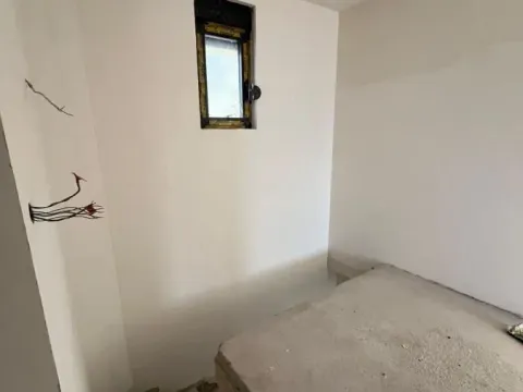 Prodaja, četvorosoban stan, 126m², Centar, Tivat - image 6