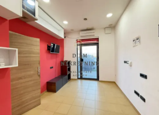 Izdavanje, poslovni prostor, 38m², Stari Aerodrom, Podgorica