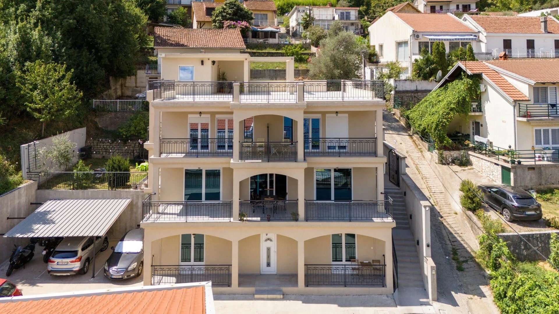 Prodaja, stan, 440m², Stoliv, Kotor