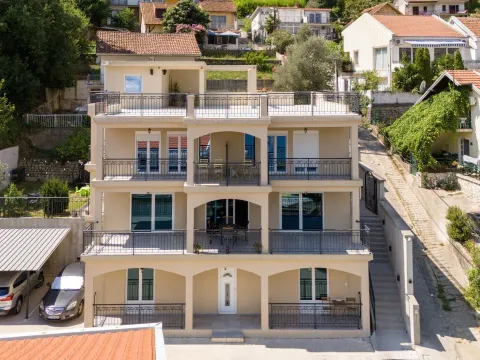 Sale, apartment, 440m², Stoliv, Kotor