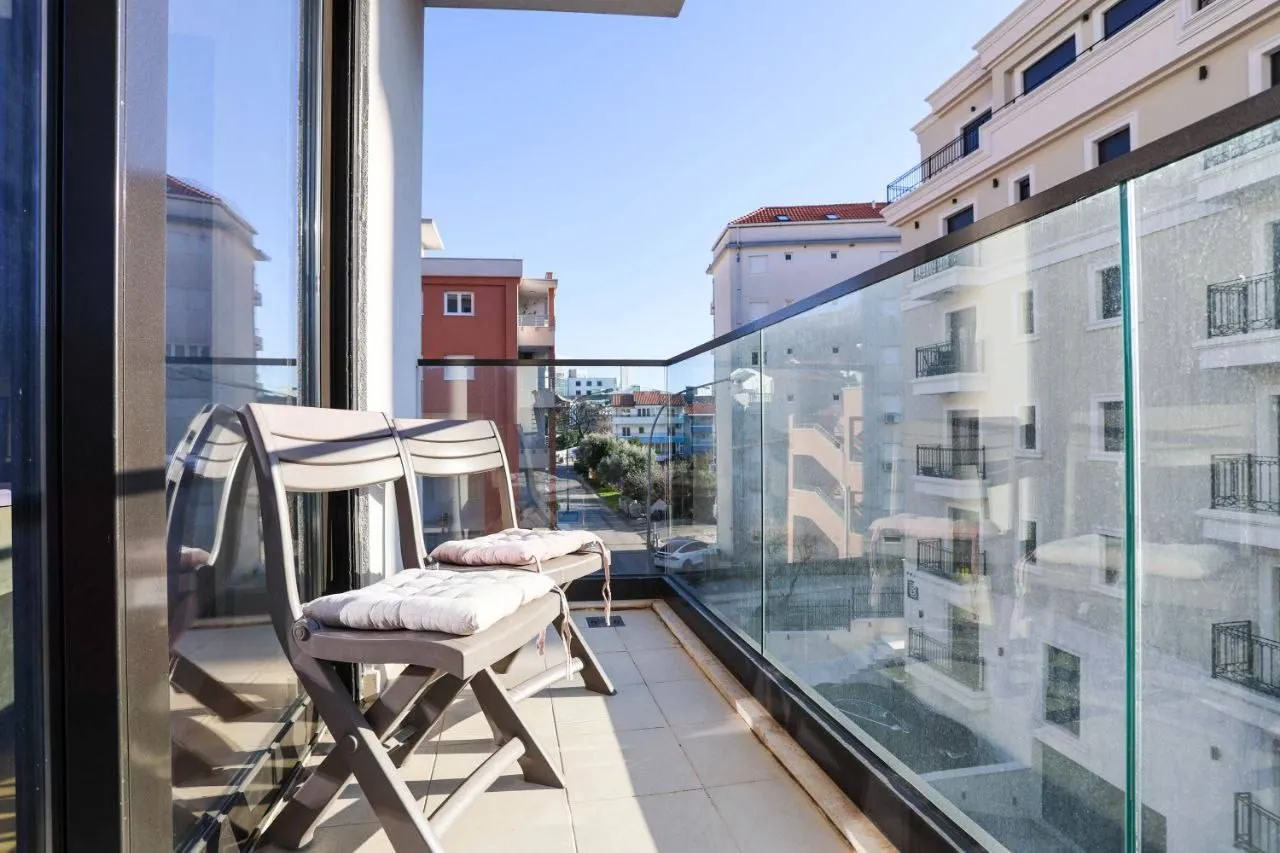 Sale, two bedroom apartment, 84m², Bečići, Budva