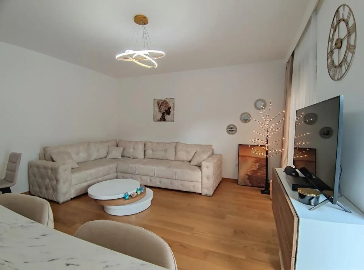 Rent, two bedroom apartment, 59m², Đuraševići, Tivat