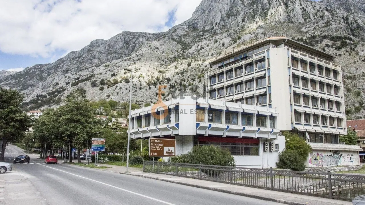 Prodaja, ugostiteljski objekat, 3800m², Kotor, Crna Gora