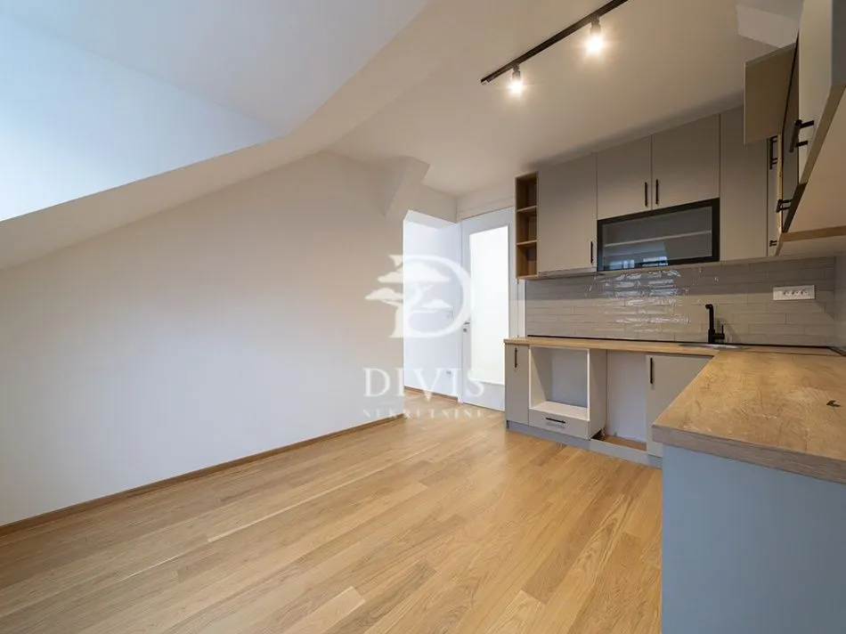 Prodaja, četvorosoban stan, 131m², Stari Grad, Beograd