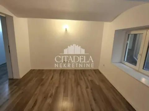 Izdavanje, četvorosoban stan, 80m², Stari Grad, Beograd - image 6