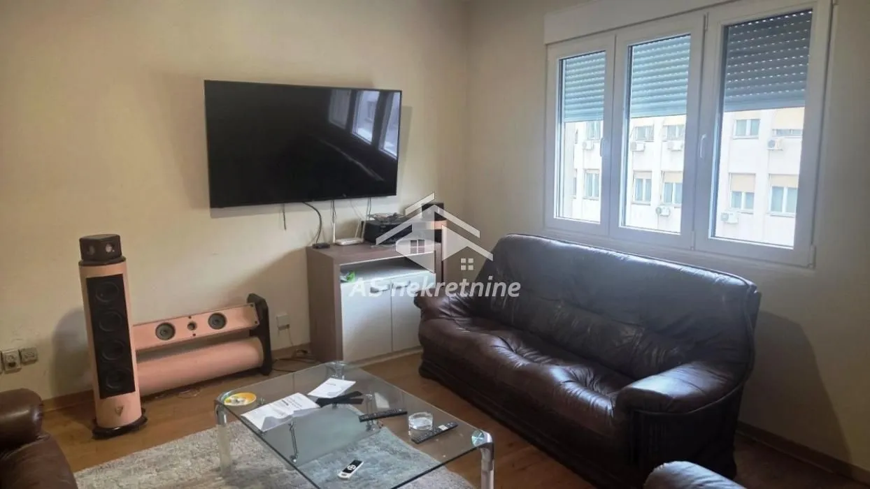 Rent, three bedroom apartment, 65m², Stari Grad, Beograd