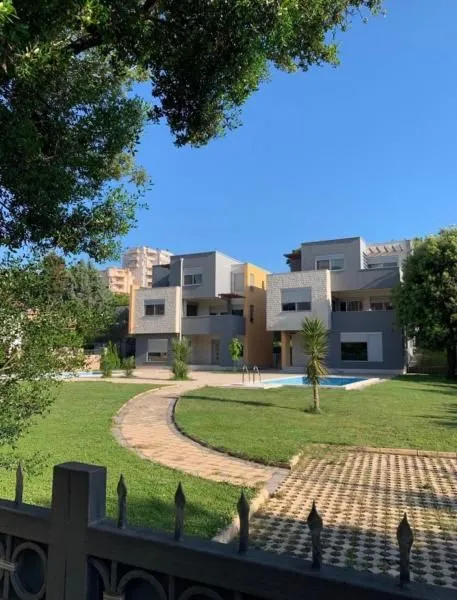 Sale, house, 280m², Utjeha, Bar