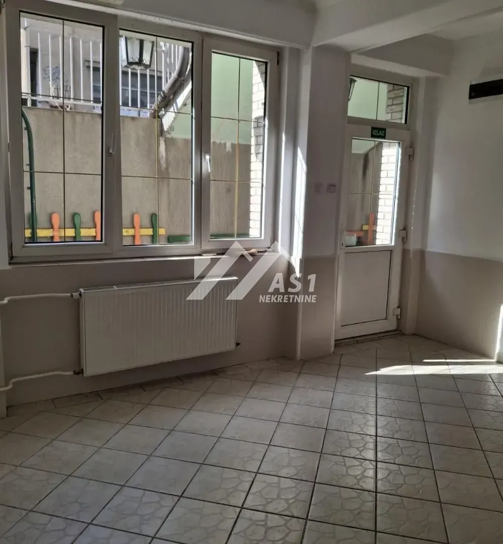 Rent, office space, 160m², Grbavica, Novi Sad Sve Podlokacije