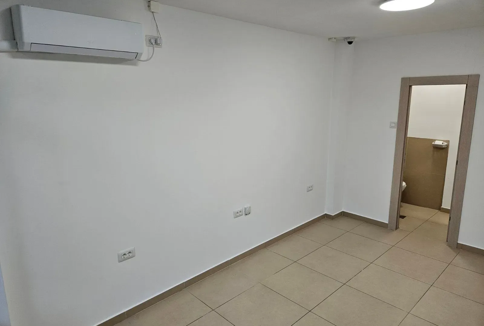 Rent, office space, 18m², Preko Morače, Podgorica