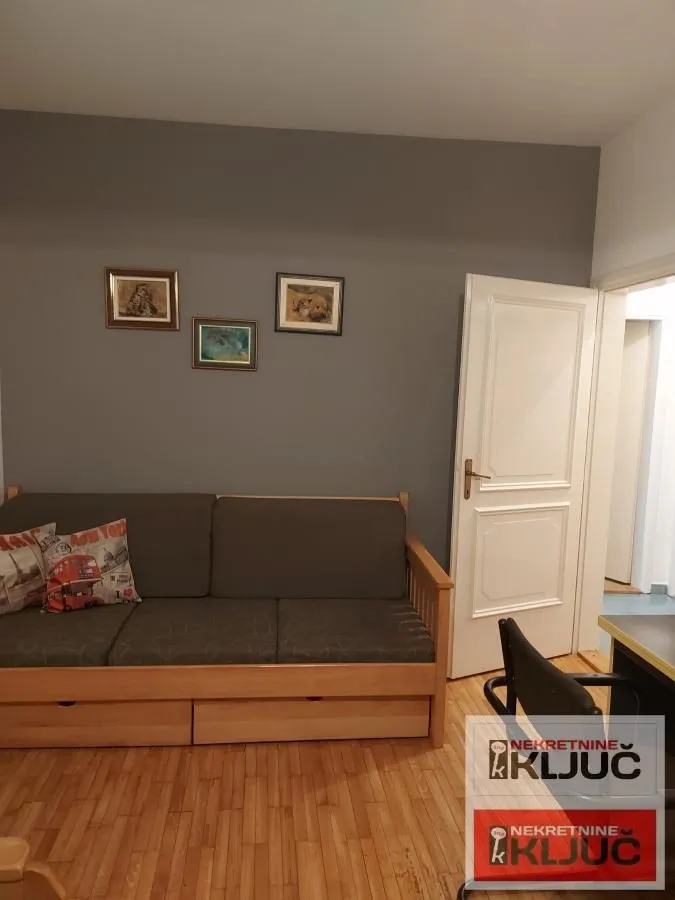 Izdavanje, jednosoban stan, 32m², Centar, Novi Sad
