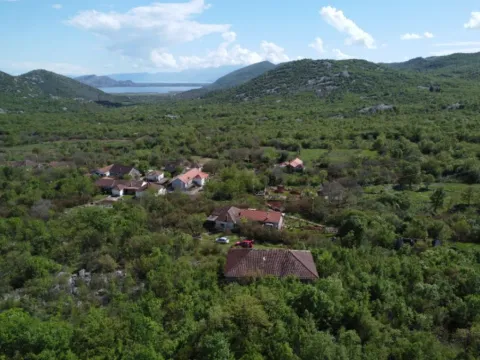 Izdavanje, kuća, 300m², Ostalo, Podgorica - image 4