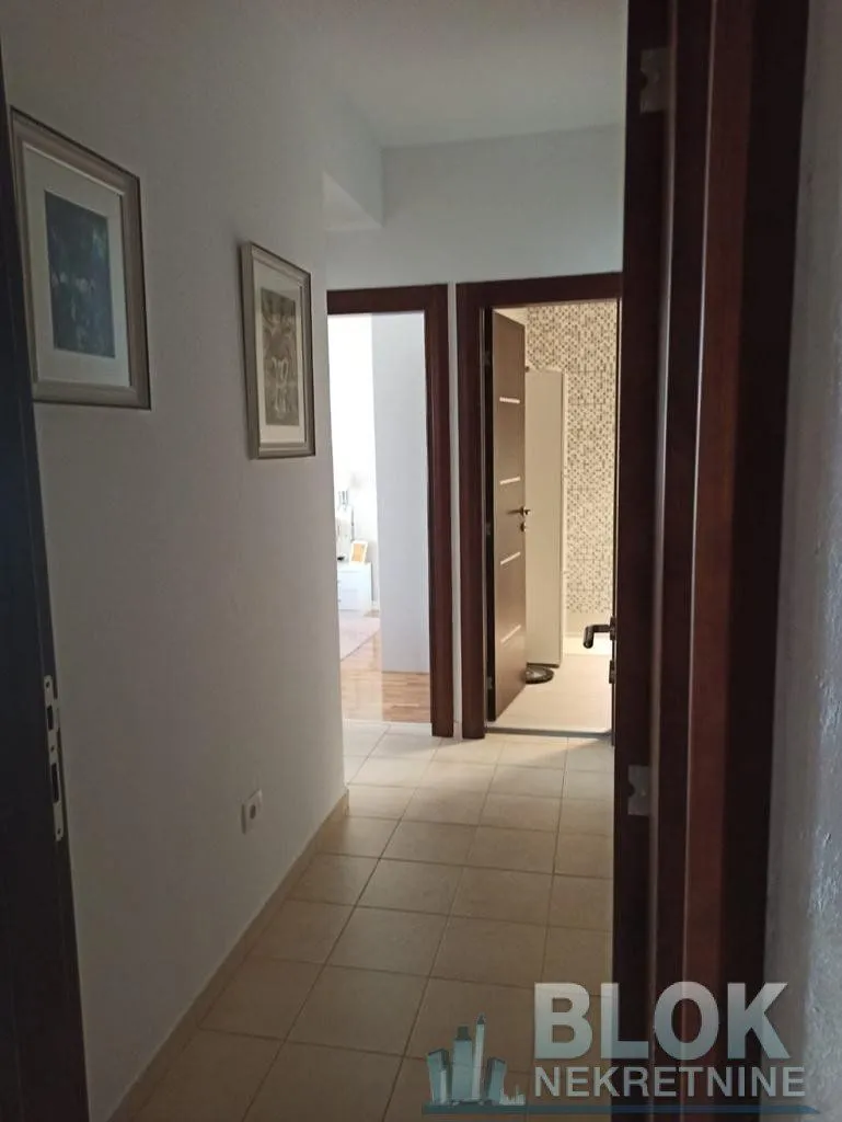 Izdavanje, dvosoban stan, 90m², Preko Morače, Podgorica