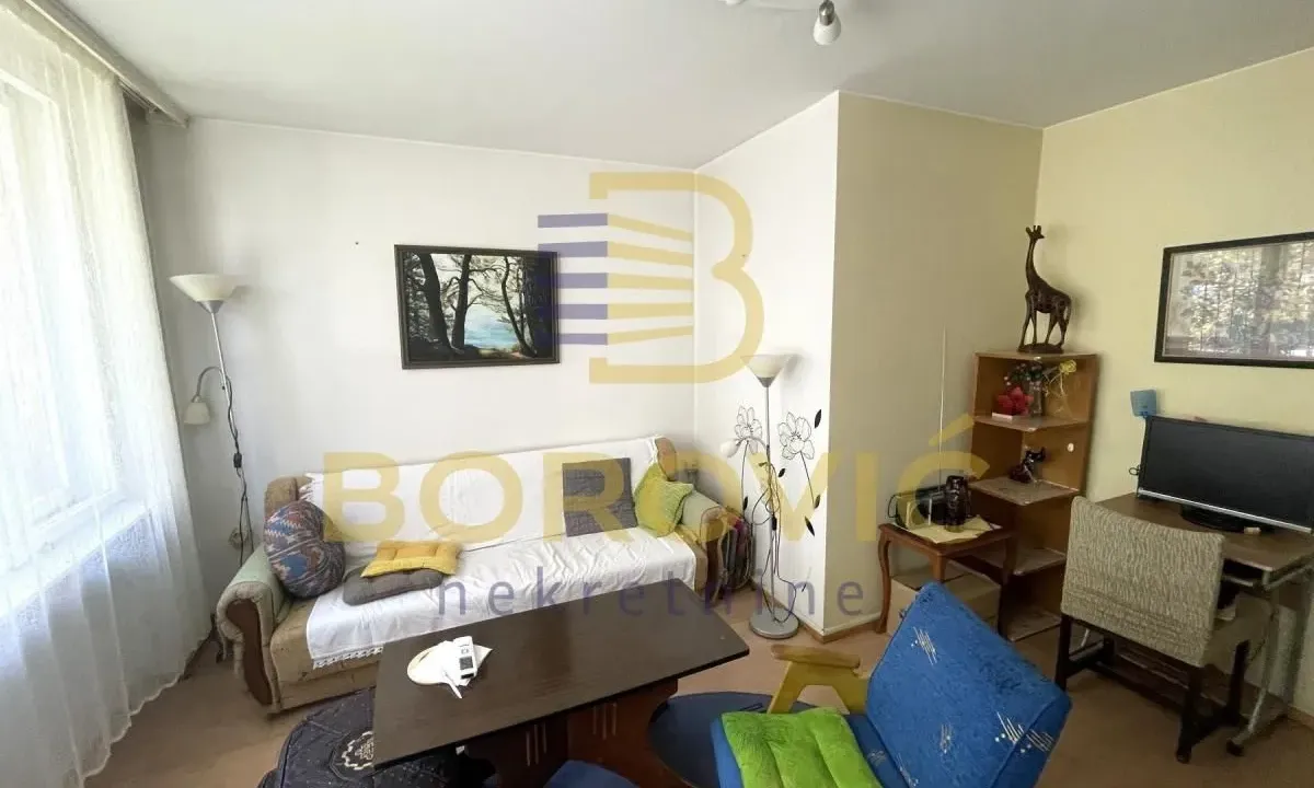 Prodaja, trosoban stan, 55m², Zvezdara Sve Podlokacije, Beograd