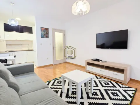 Prodaja, jednosoban stan, 43m², Stari Aerodrom, Podgorica - image 1