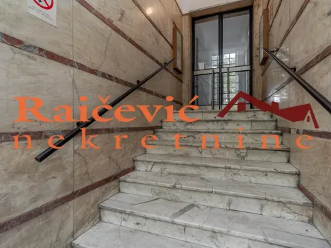 Rent, office space, 40m², Centar, Stara Pazova - image 16