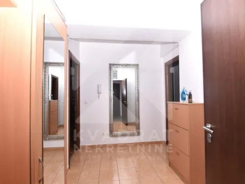 Rent, two bedroom apartment, 82m², City Kvart, Podgorica - image 11