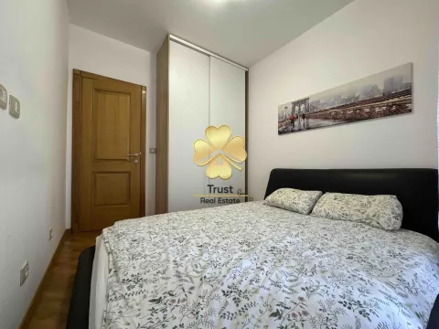 Izdavanje, jednosoban stan, 55m², City Kvart, Podgorica - image 11