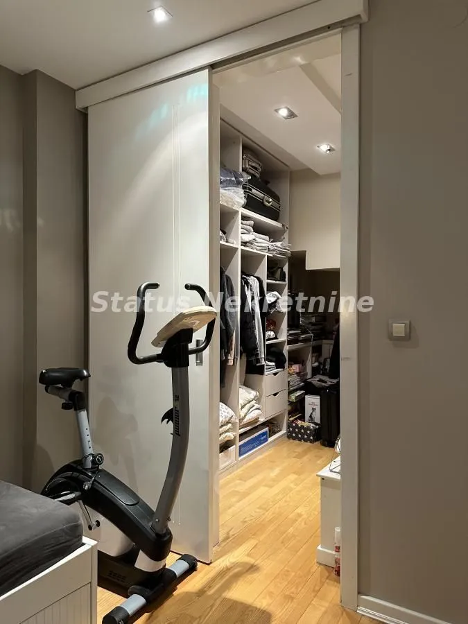 Prodaja, četvorosoban stan, 134m², Grbavica, Novi Sad Sve Podlokacije