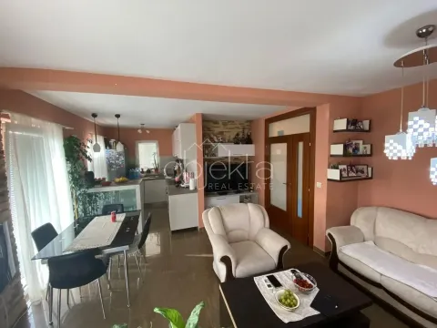 Prodaja, dvosoban stan, 80m², Kotor, Crna Gora - image 2