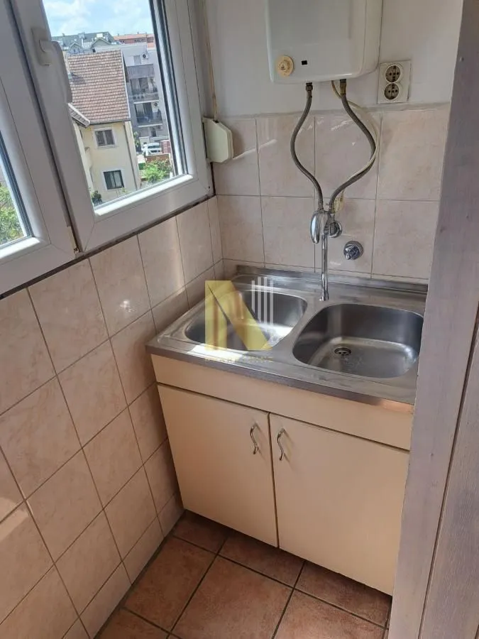 Izdavanje, dvosoban stan, 51m², Železnička Stanica, Novi Sad Sve Podlokacije