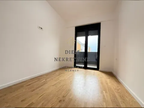 Prodaja, jednosoban stan, 43m², Stari Aerodrom, Podgorica - image 4