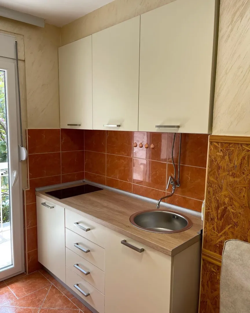 Izdavanje, garsonjera, 39m², Budva, Crna Gora