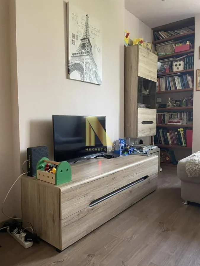 Izdavanje, jednosoban stan, 42m², Grbavica, Novi Sad Sve Podlokacije