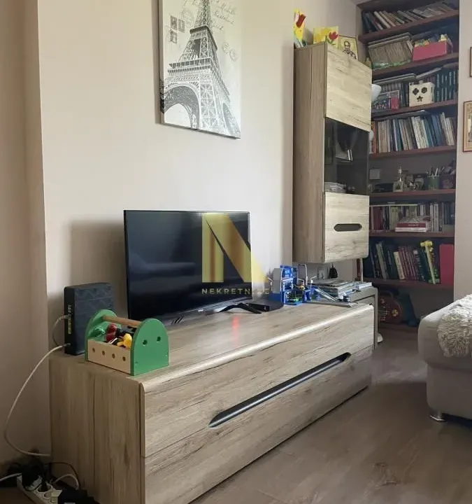 Izdavanje, jednosoban stan, 42m², Grbavica, Novi Sad Sve Podlokacije