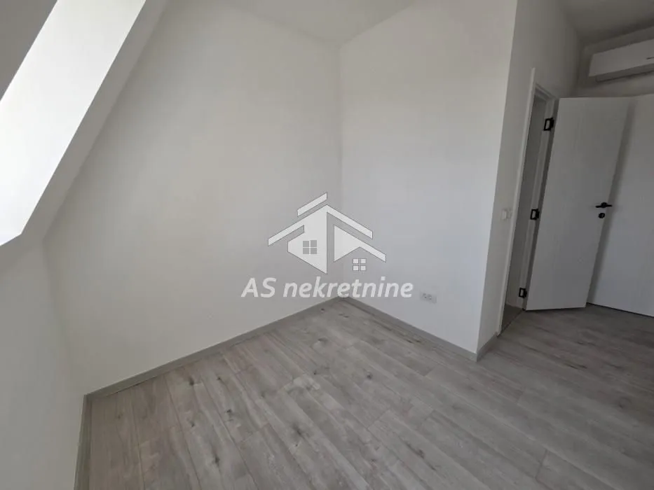 Rent, four bedroom apartment, 76m², Stari Grad, Beograd
