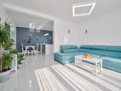 Prodaja, četvorosoban stan, 200m², Polje, Bar - image 6