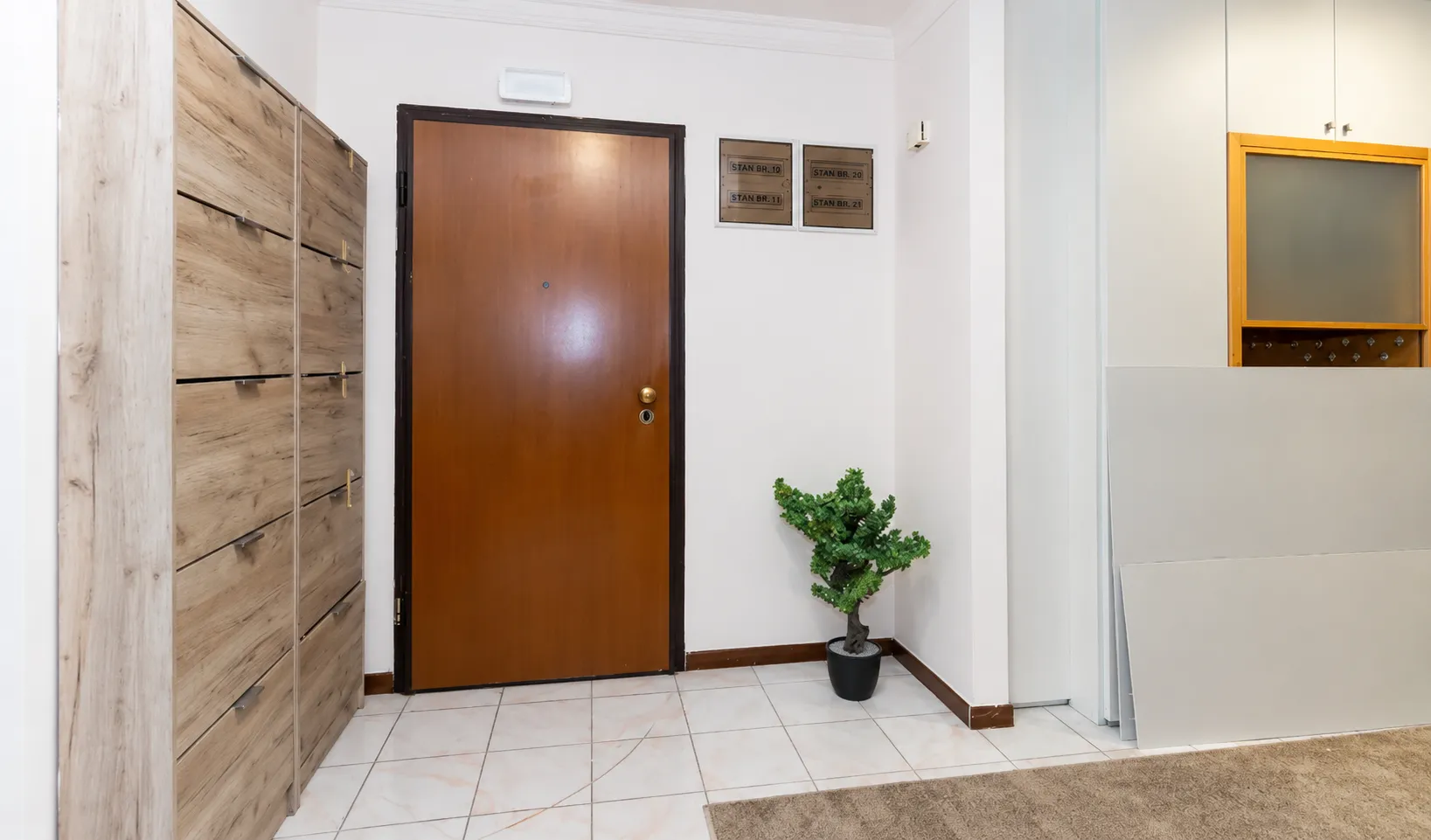 Rent, three bedroom apartment, 200m², Gorica C, Podgorica