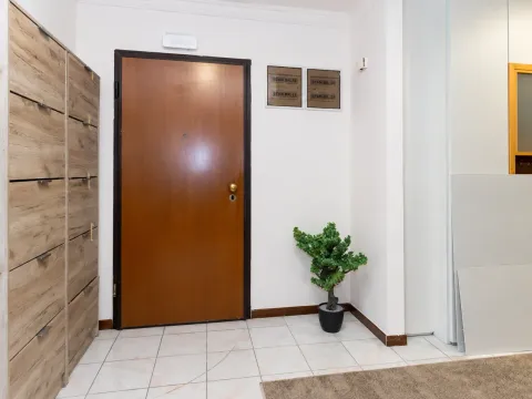 Rent, three bedroom apartment, 200m², Gorica C, Podgorica - image 18