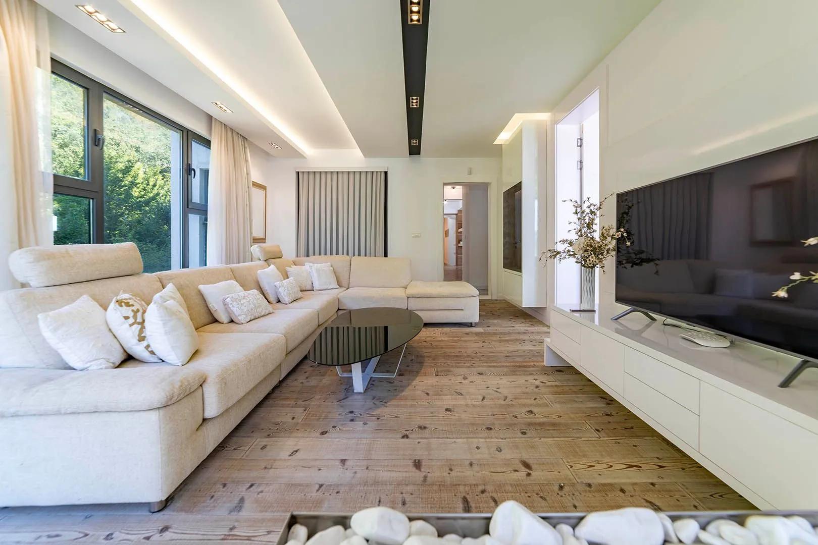 Sale, four bedroom apartment, 355m², Bečići, Budva