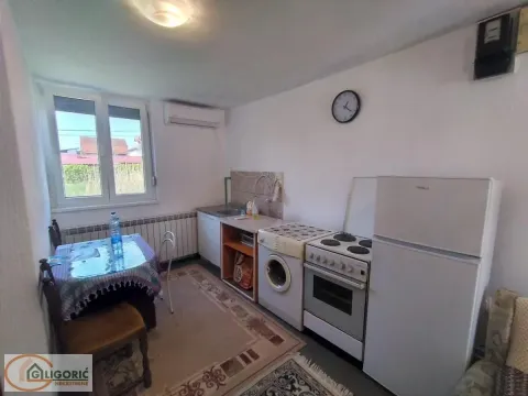 Rent, studio apartment, 40m², Borča 1, Borča Sve Podlokacije - image 4