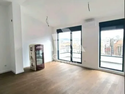 Sale, three bedroom apartment, 92m², Vukov Spomenik, Zvezdara Sve Podlokacije