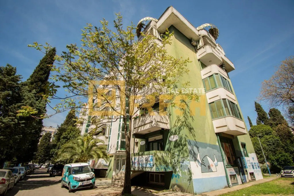 Izdavanje, poslovni prostor, 129m², Preko Morače, Podgorica