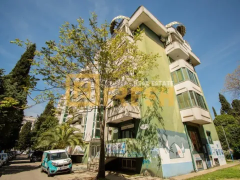 Izdavanje, poslovni prostor, 129m², Preko Morače, Podgorica