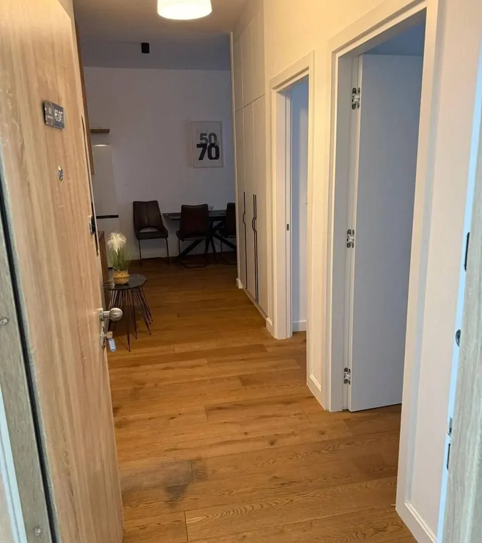 Prodaja, dvosoban stan, 80m², Soho City, Bar