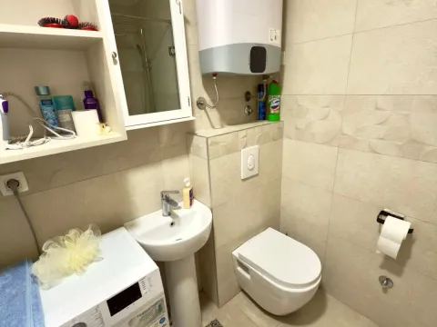 Izdavanje, dvosoban stan, 60m², Ljubović, Podgorica - image 11