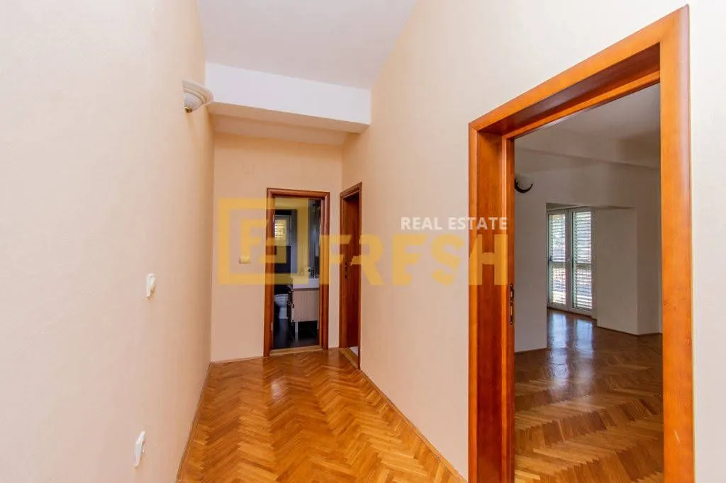 Rent, house, 600m², Zagorič, Podgorica
