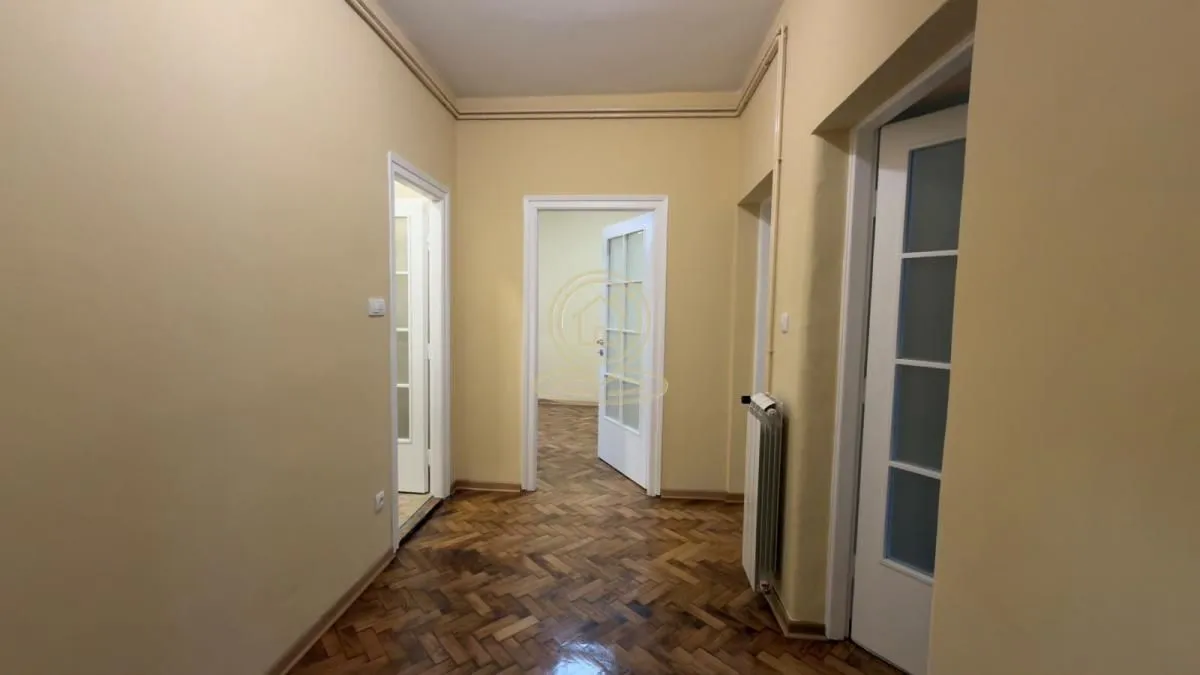 Prodaja, trosoban stan, 77m², Stari Grad, Beograd
