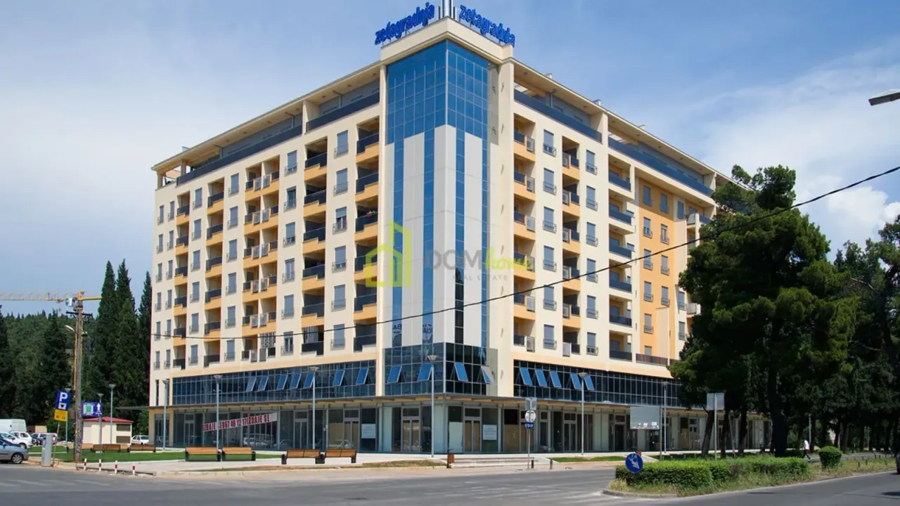 Izdavanje, dvosoban stan, 76m², Centar, Podgorica