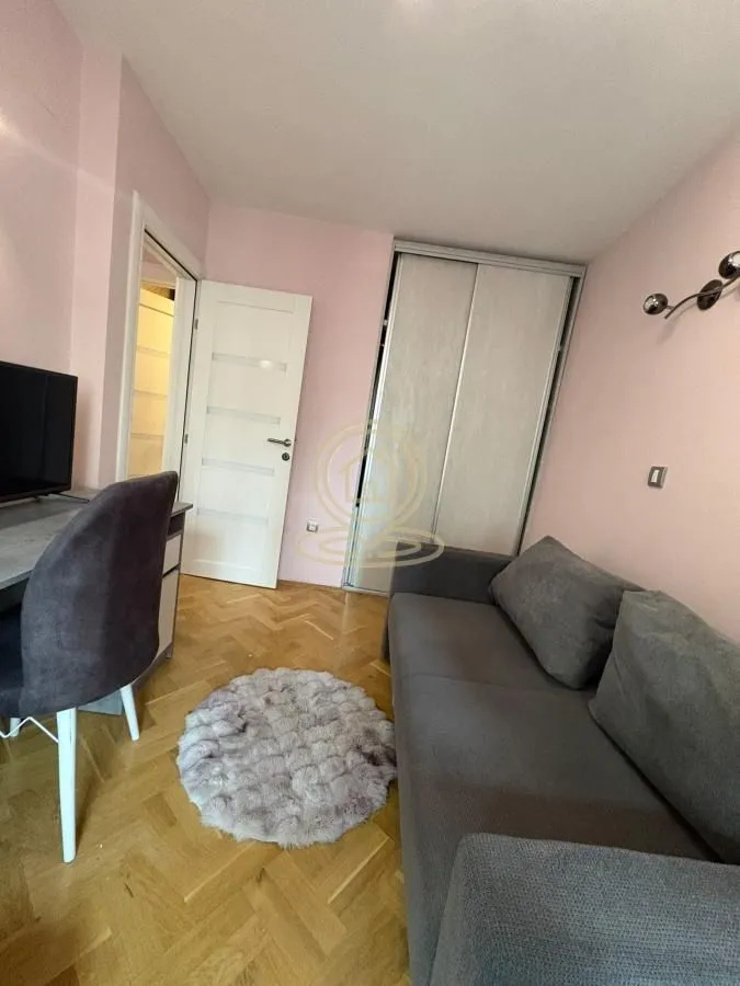 Izdavanje, dvosoban stan, 56m², Lekino Brdo, Voždovac Sve Podlokacije