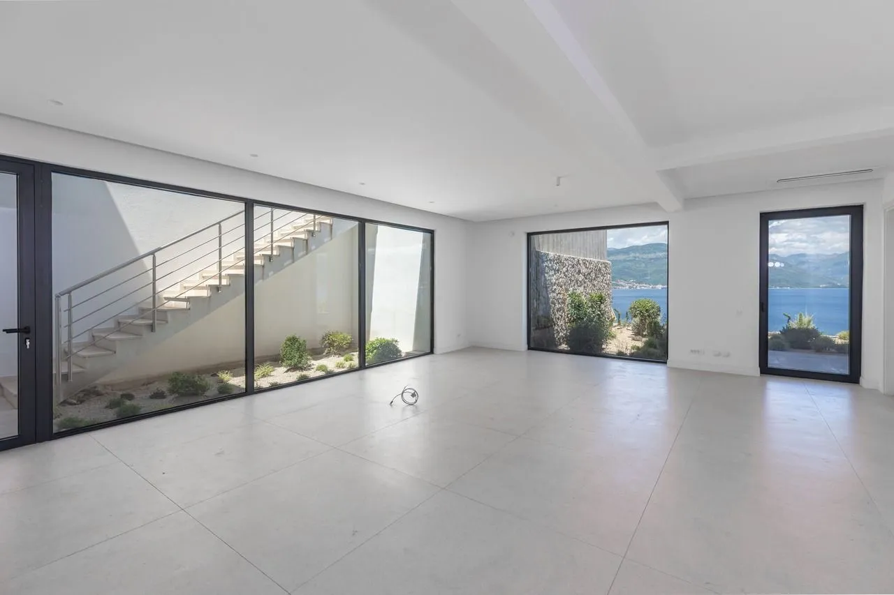 Prodaja, kuća, 328m², Krašići, Tivat