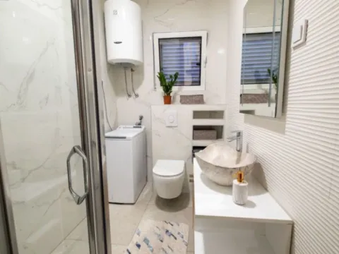 Prodaja, trosoban stan, 128m², Stari Aerodrom, Podgorica - image 11