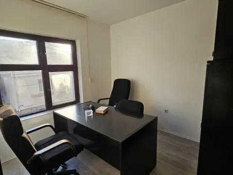 Izdavanje, poslovni prostor, 180m², Centar, Kragujevac - image 3