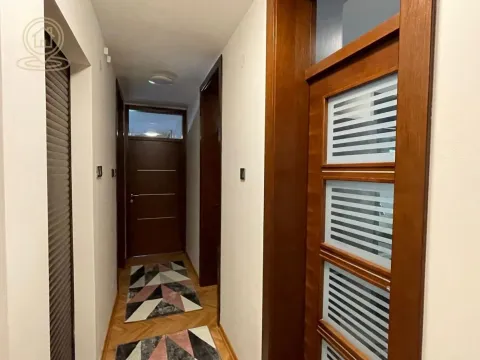 Izdavanje, četvorosoban stan, 85m², Crveni Krst, Niš - image 11