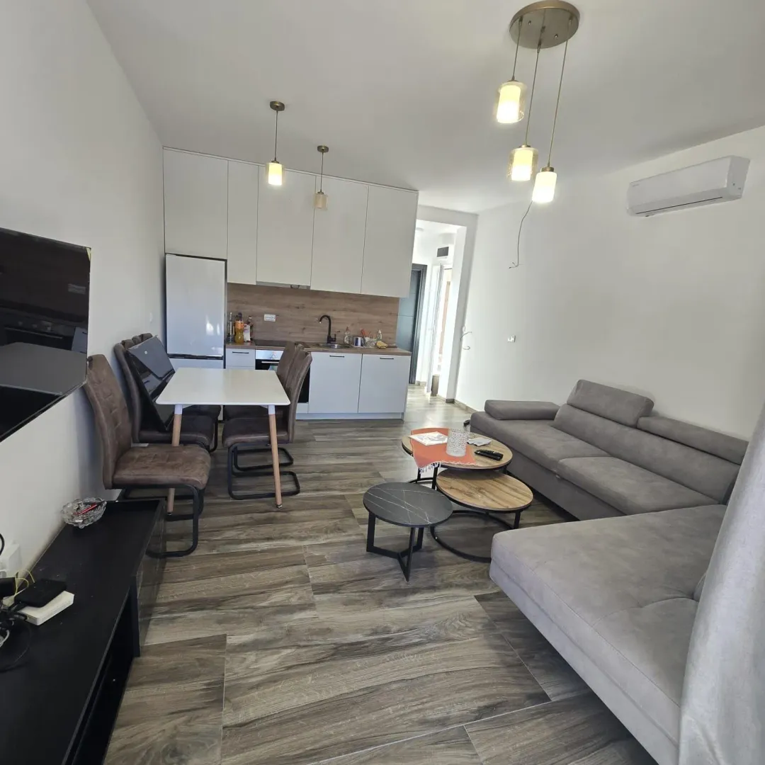 Izdavanje, jednosoban stan, 40m², Gradiošnica, Tivat